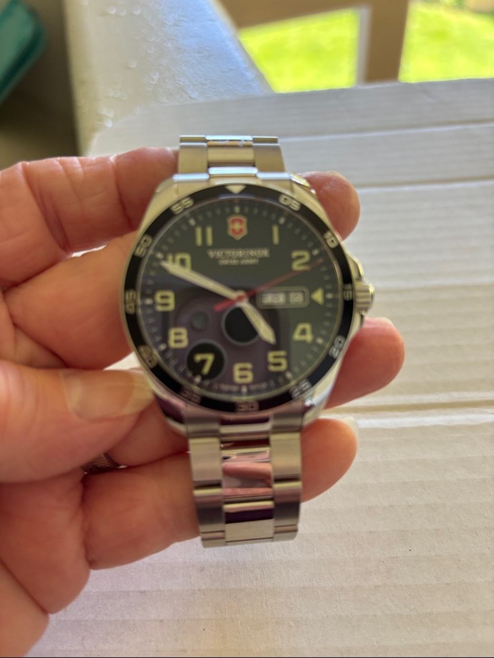Victornox Super-LumiNova FIELDFORCE Day-Date function Swiss Army Analog quartz - Picture 9 of 9
